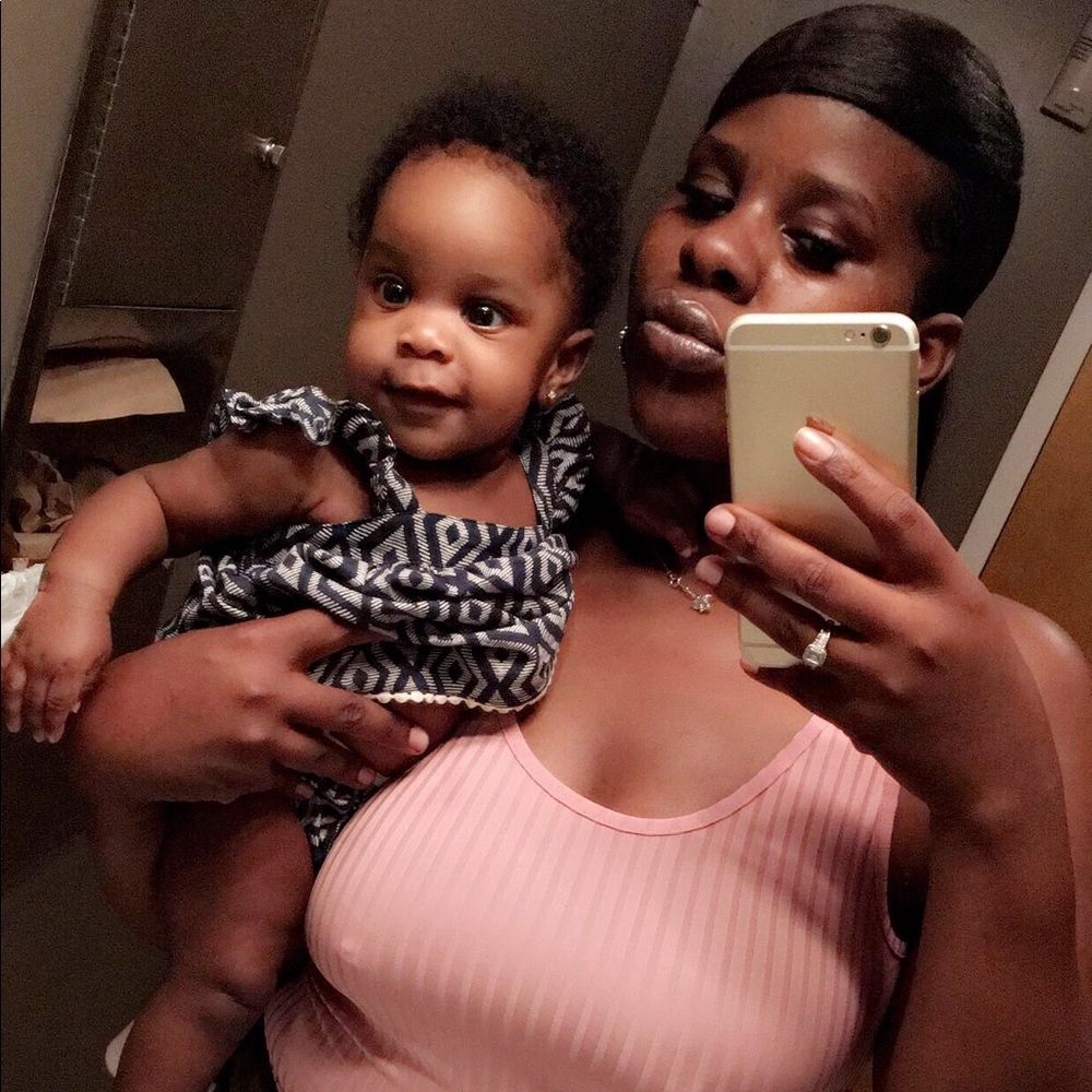 Meet your posher Carrie &Skylar💕