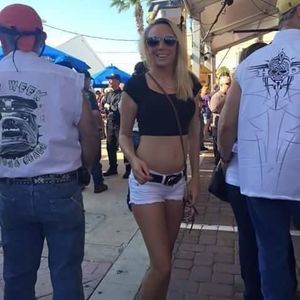 Meet your Posher, Desiree