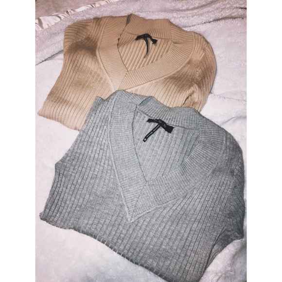 SALE‼️ Two V neck Sweaters - Picture 1 of 4