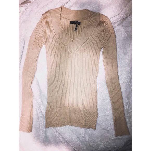 SALE‼️ Two V neck Sweaters - Picture 3 of 4