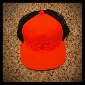 Under Armour Youth Hat EUC - never worn