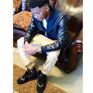 Meet your Posher, Victor