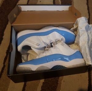 Jordan retro 11 university blue size 12