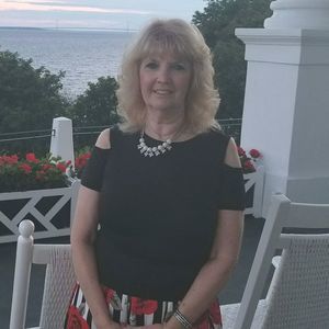 Meet your Posher, Denise