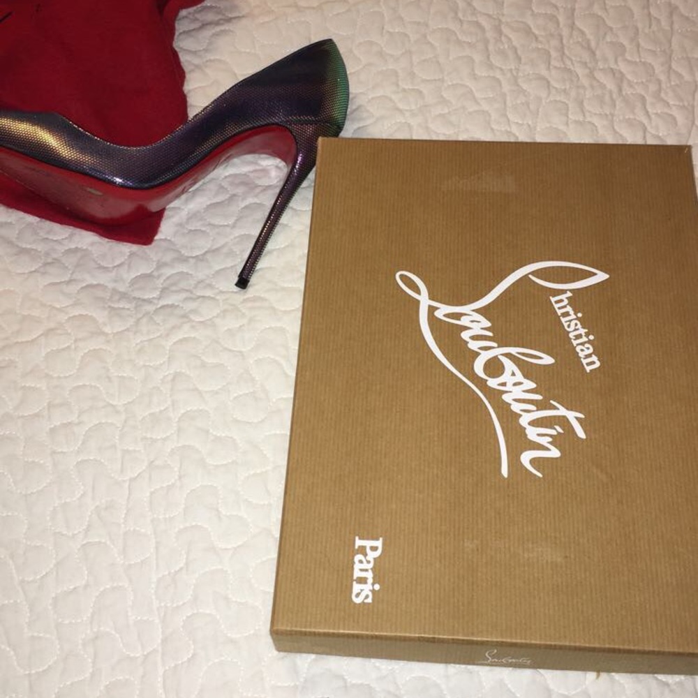 So Kate loubs pump