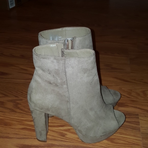Just Fab peep toe boots w/heels - Picture 5 of 5