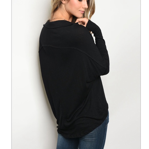 🌴BLACK LONG SLEEVE🍍 - Picture 2 of 4