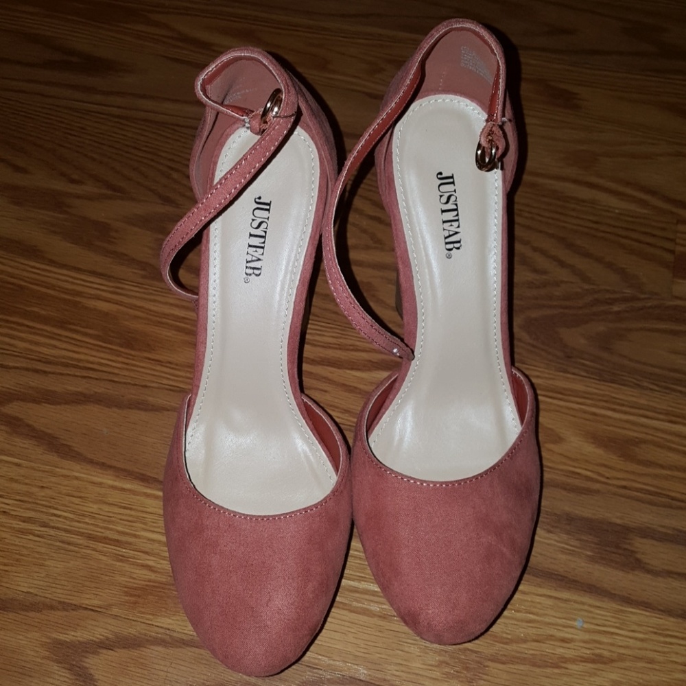 Pink closed toe heels w/ankle strap