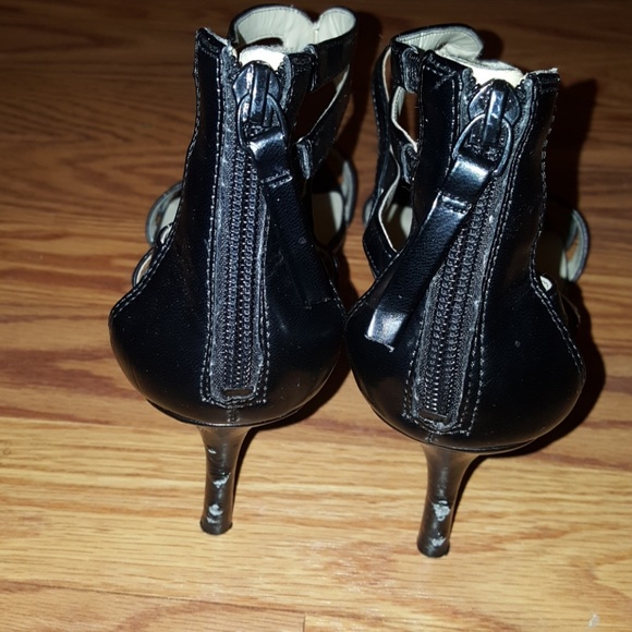 Black heeled sandals - Picture 4 of 5