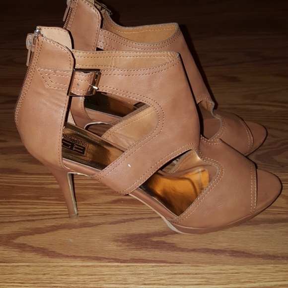 Tan heeled sandals - Picture 3 of 5