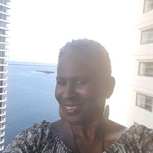 Meet your Posher, Deborah