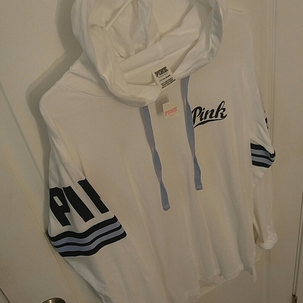 ✨NWT Vs pink long sleeve hoodie