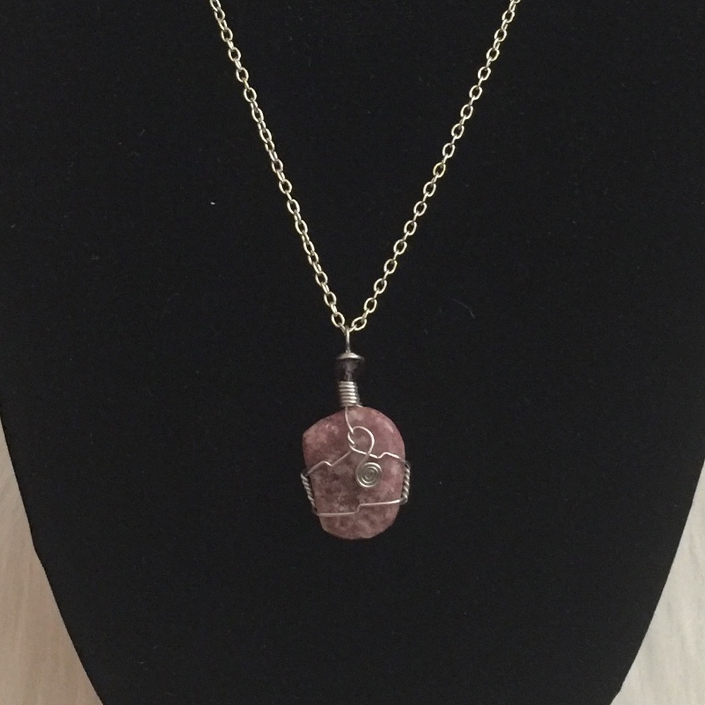 💞Wire Wrapped Rhodonite Necklace💞 - Picture 3 of 3
