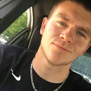 Meet your Posher, Adam