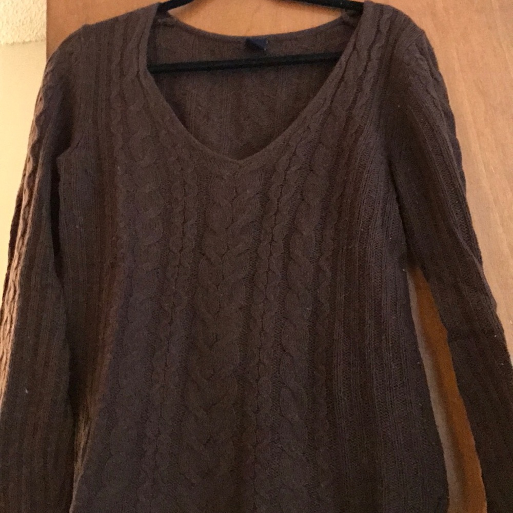 Gap sweater