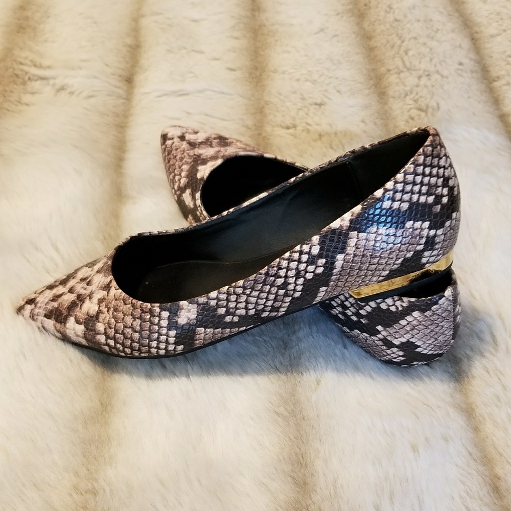 Leather snakeskin flats