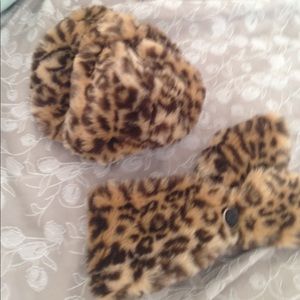 Mud Pie Leopard Beret Neck Scarf