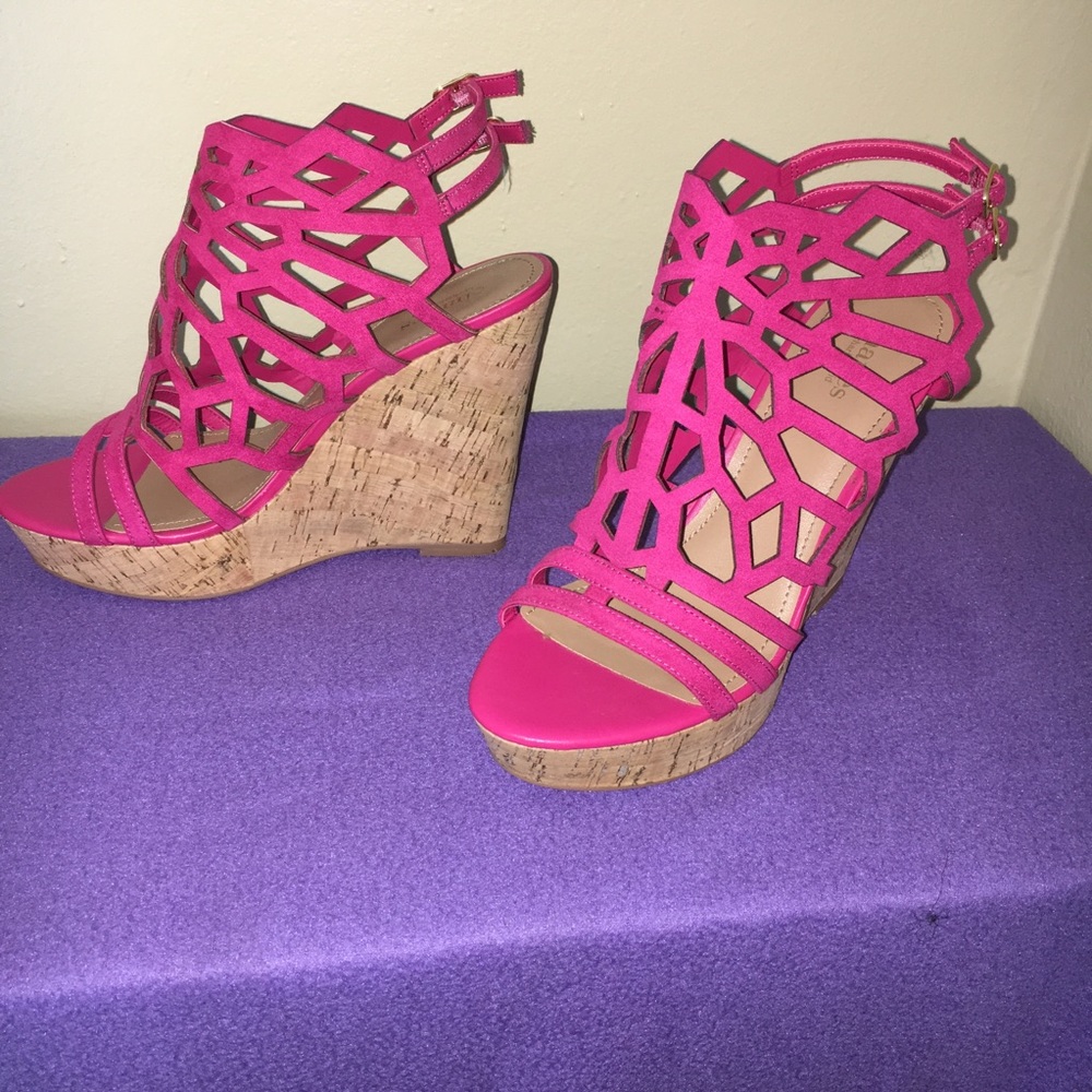 Open to, wedge sandals