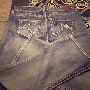 Maurices jeans