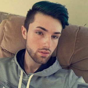 Meet your Posher, Cameron