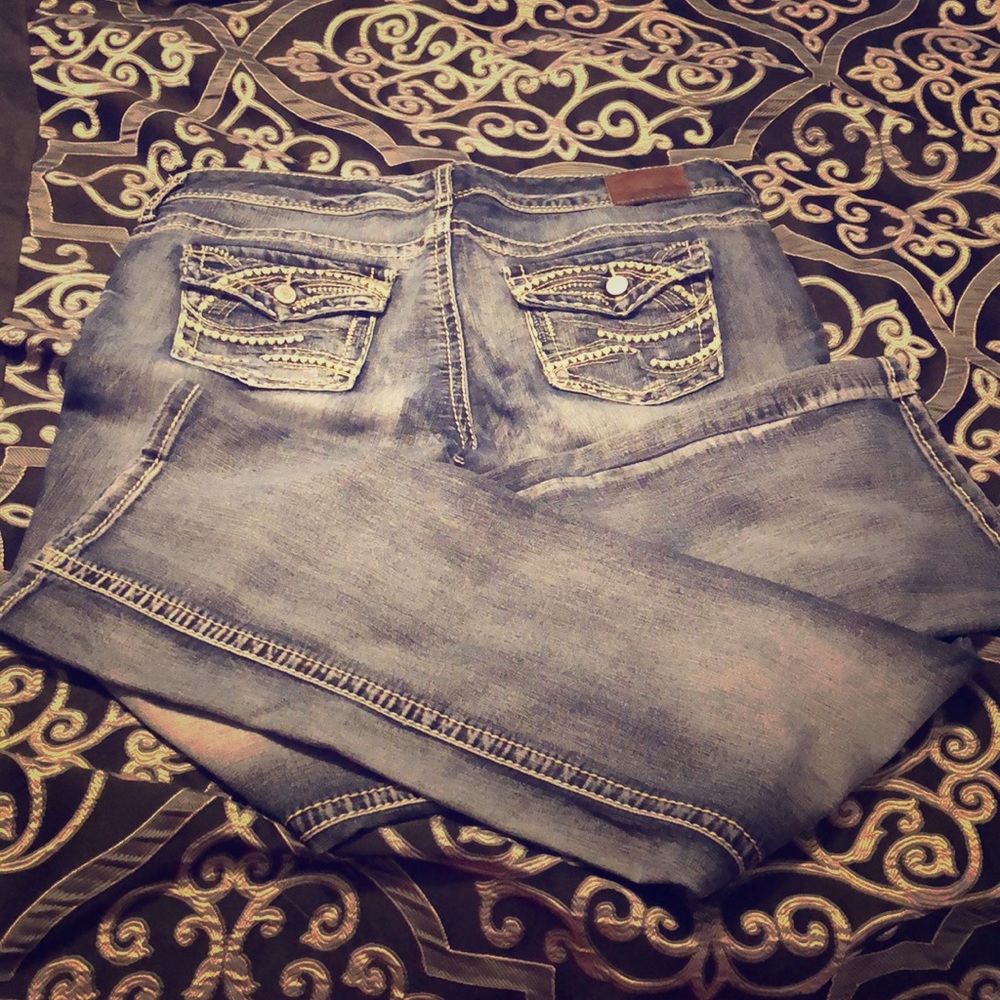 Maurices jeans