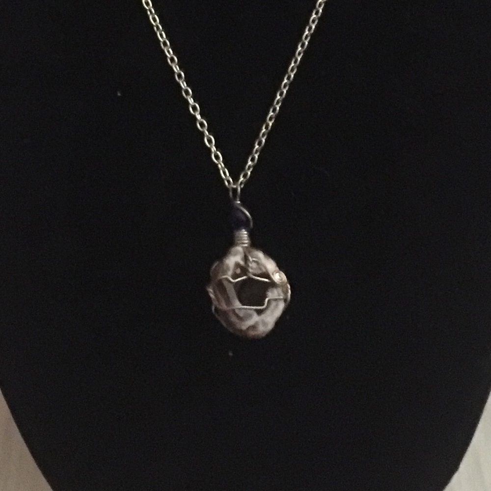 💞Wire Wrapped Geode Necklace💞 - Picture 5 of 5