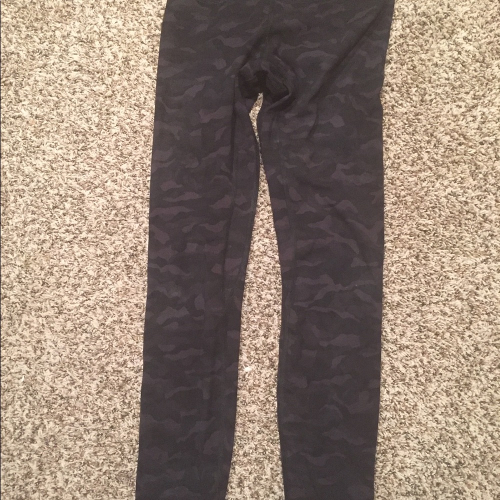 Lululemon sequoia camouflage full length size 4.