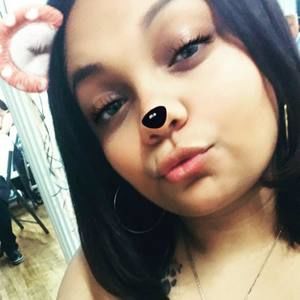 Meet your Posher, Leeann