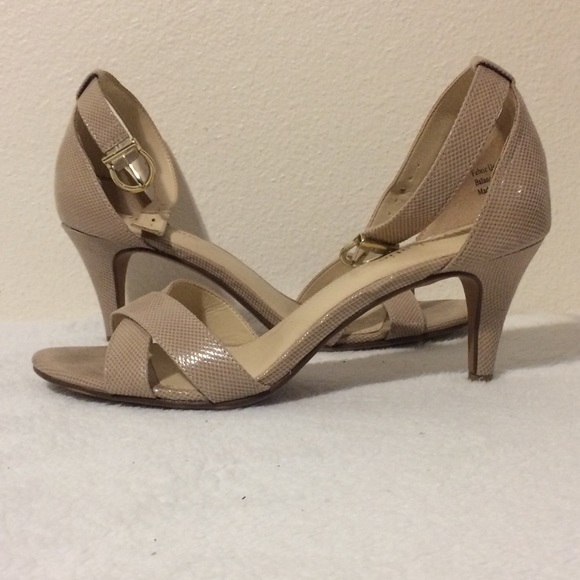 Kelly & Kate Heeled Sandals - Picture 3 of 4