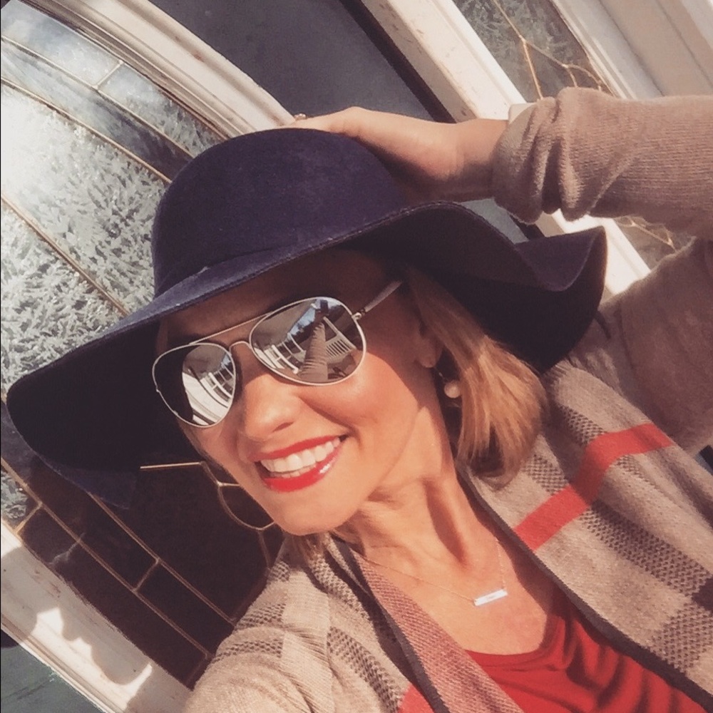 Meet your Posher, Sheri