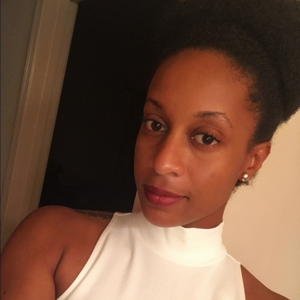 Meet your Posher, Akeela