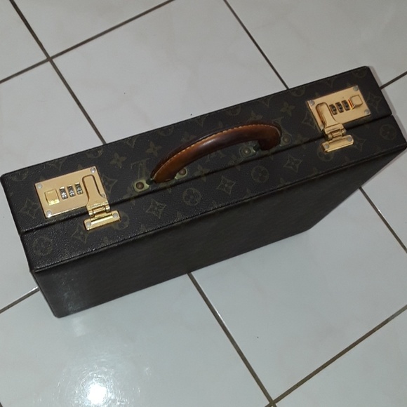 Louis Vuitton Authentic Presidentvintage Briefcase - Picture 8 of 8