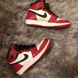 Chicago Retro 1 Jordans OG size 5 gs