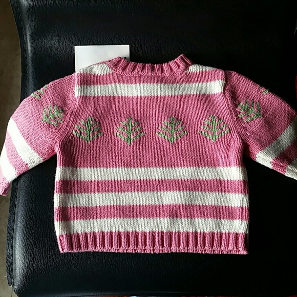 GAP Holiday Sweater - Picture 2 of 2