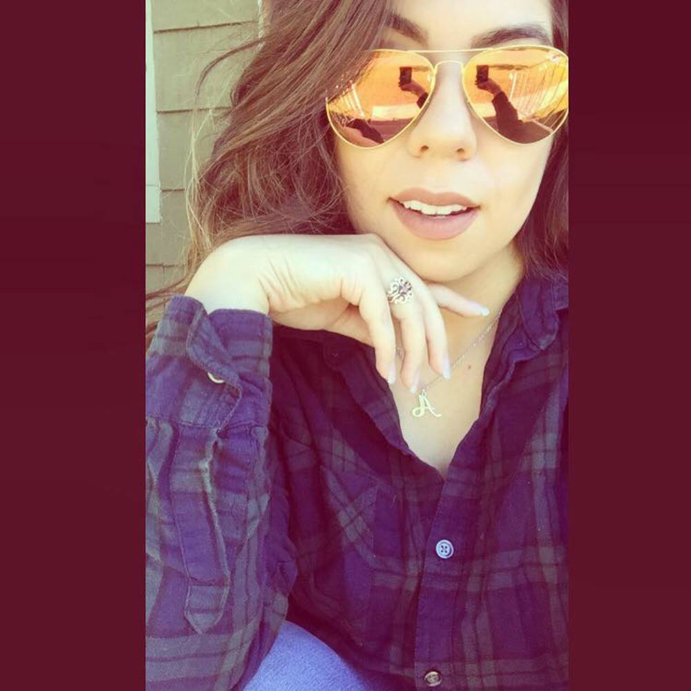 Meet your Posher, Alyssa