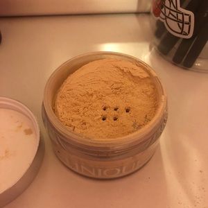 Clinique powder & brush