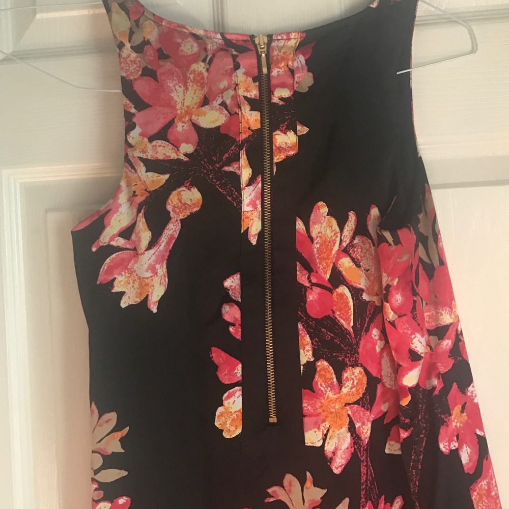 Dress - Picture 4 of 4