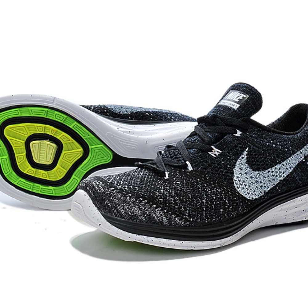 Nike Women's Flyknit Lunar3 Running Shoe
