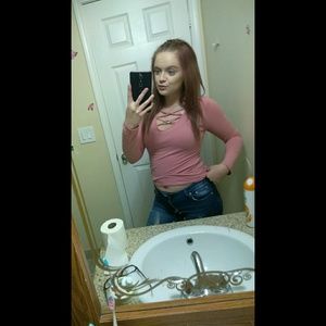 Meet your Posher, Alexis