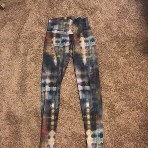 Onzie yoga leggings. so comfy. size small/medium.
