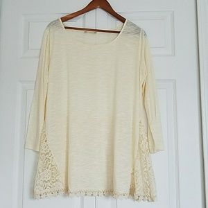 NWOT -3/4 sleeve gorgeous top