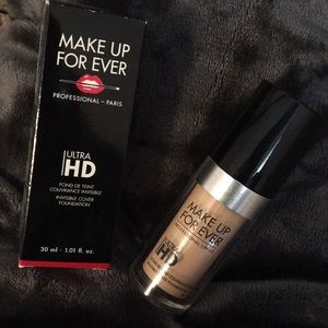 Make Up For Ever Ultra HD liquid foundation R230