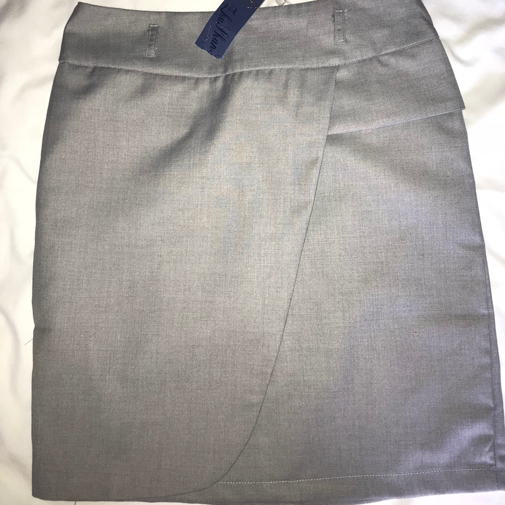 Gray mini skirt