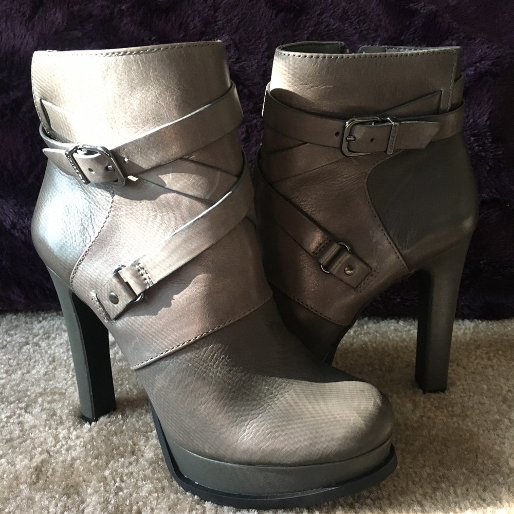New Gianni Bini boots