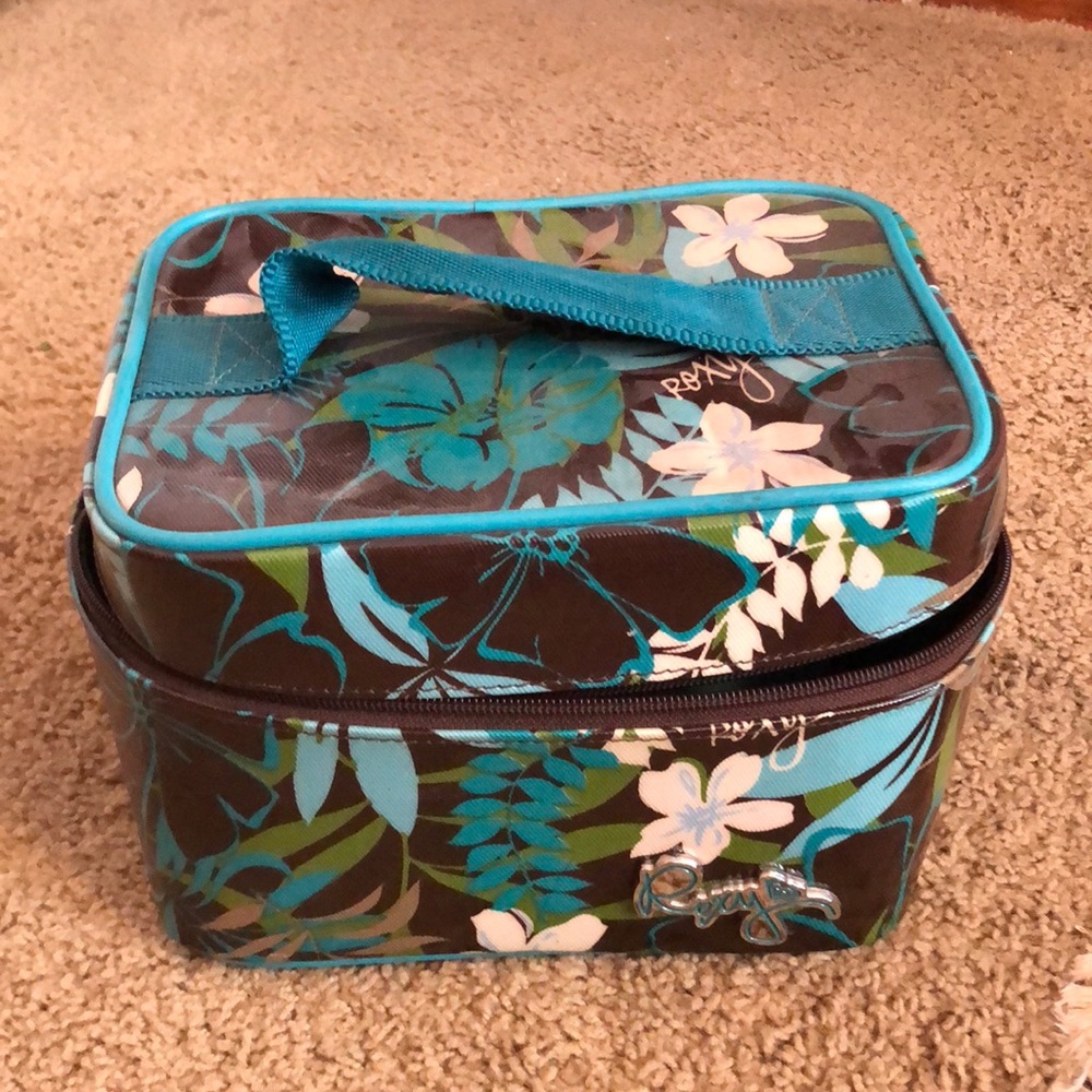 Travel makeup bag