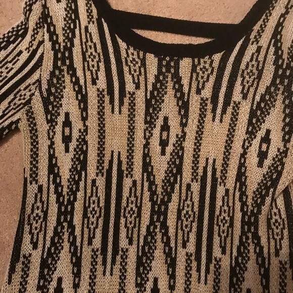 NWOT MINKPINK OPEN BACK TUNIC SWEATER SZ SM - Picture 3 of 6