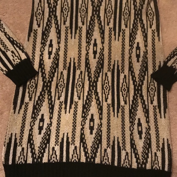 NWOT MINKPINK OPEN BACK TUNIC SWEATER SZ SM - Picture 4 of 6