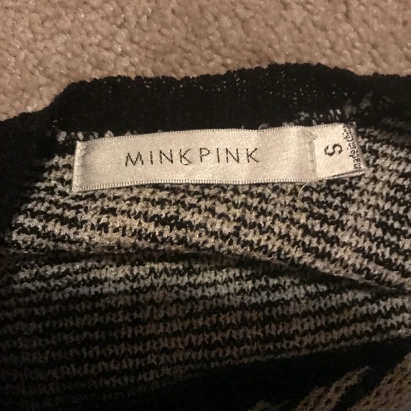 NWOT MINKPINK OPEN BACK TUNIC SWEATER SZ SM - Picture 6 of 6