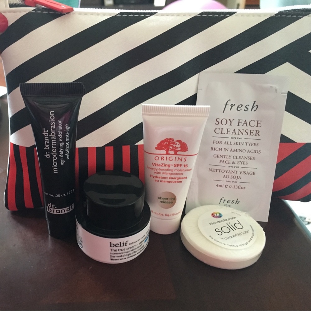 Sephora makeup bag with samples!