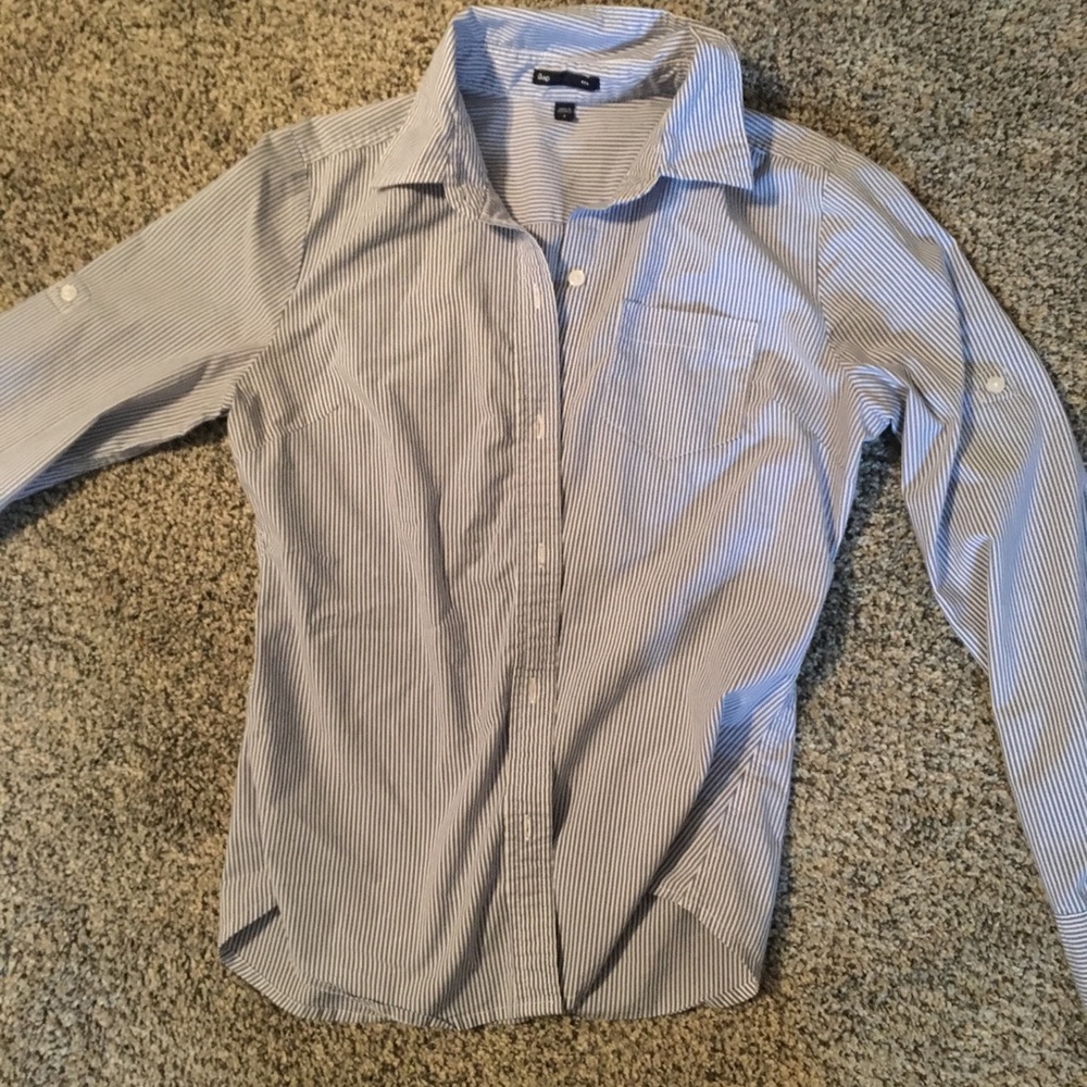 Gap button down